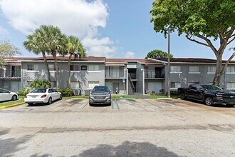 Building Photo - 1201 Lake Victoria Dr