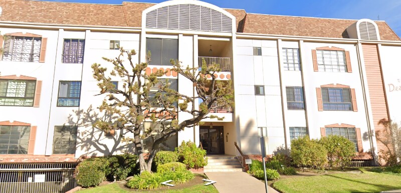 Primary Photo - 221 E Lexington Dr