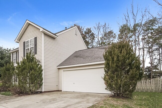 Building Photo - 5727 Hedgecrest Pl