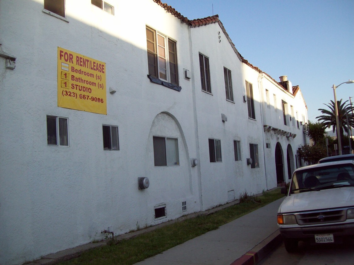823 N Gower St, Los Angeles, CA 90038 Apartments in Los Angeles, CA