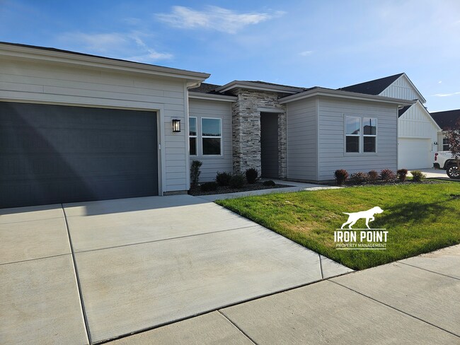 Foto del edificio - Brand New 4bed/3 bath home w/office, 2 car extended bay garage & all appliances included.