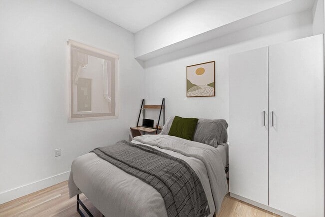 Building Photo - 626 NW 11th Ave