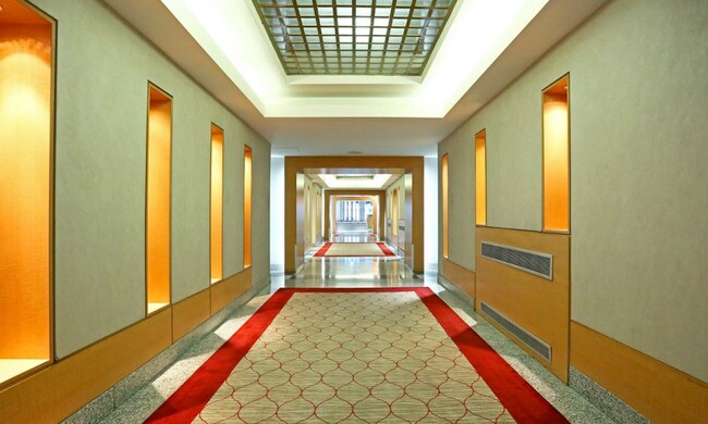 Foto del edificio - 330 W 58th St