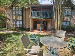 Building Photo - 8287 Kingsbrook Rd