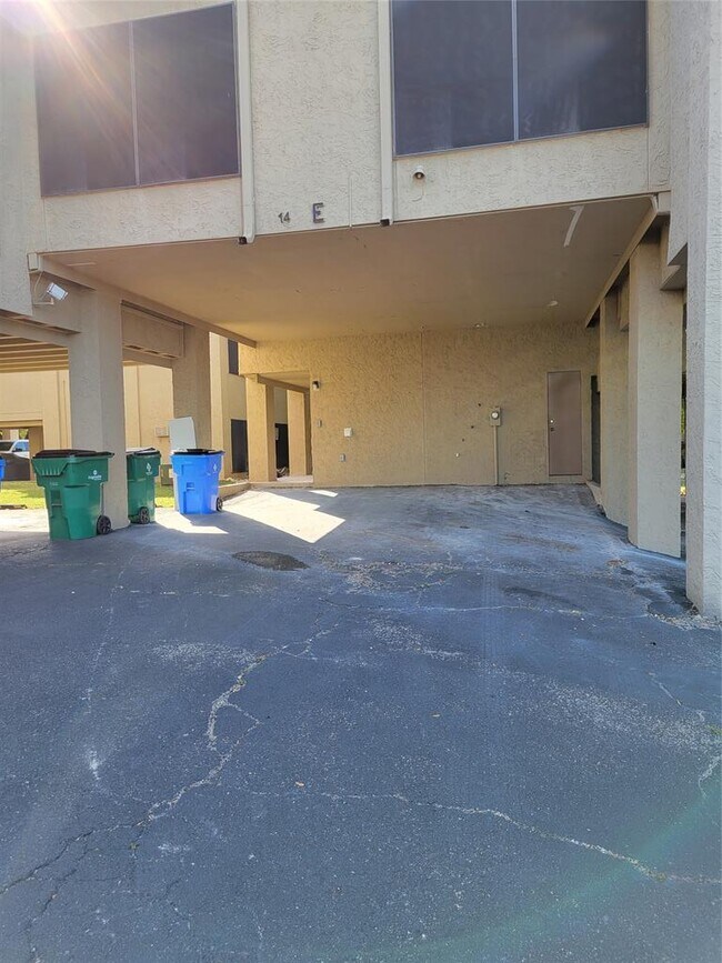 Building Photo - 5916 Lago Vista Way