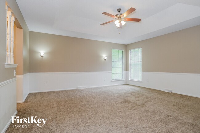 Foto del edificio - 12512 Silver Ln