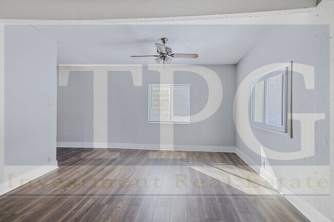 Foto del edificio - 6821 Bales Ave