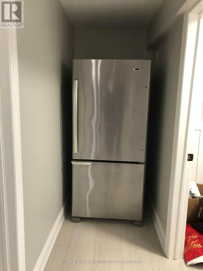 Photo du bâtiment - 29 Woodcroft Crescent