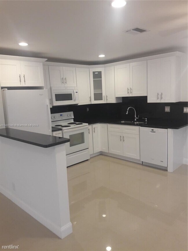 Foto del edificio - 3 br, 2 bath House - 3801 NE 18th Ave
