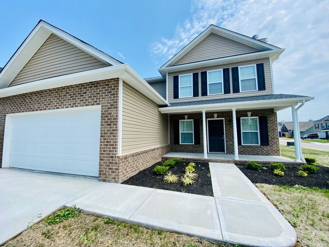 Primary Photo - Knoxville 37924 - 3 bedroom, 2.5 bath home...