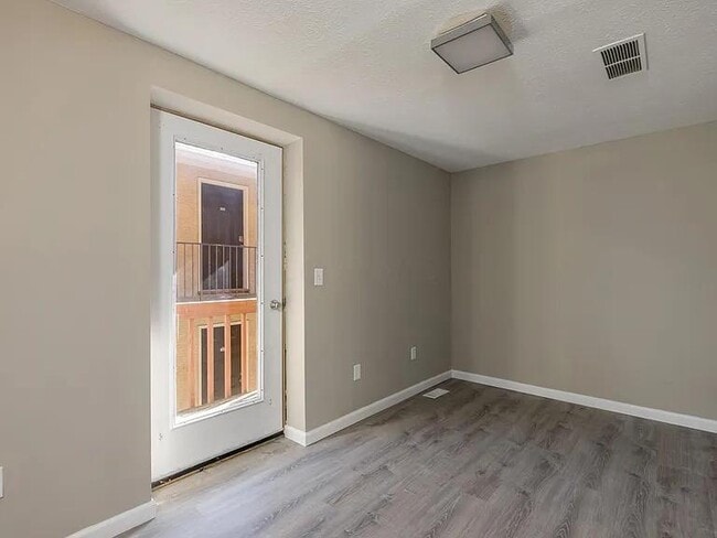 Foto del edificio - 89 W 9th Ave