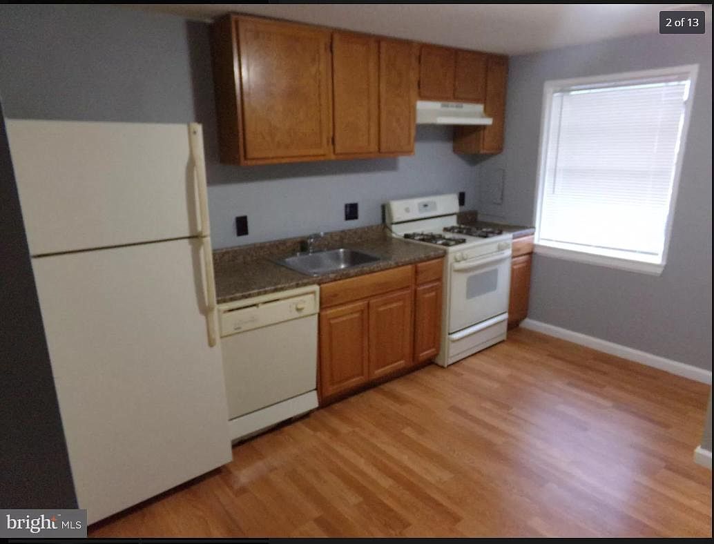 Primary Photo - 1773 Village Green Dr