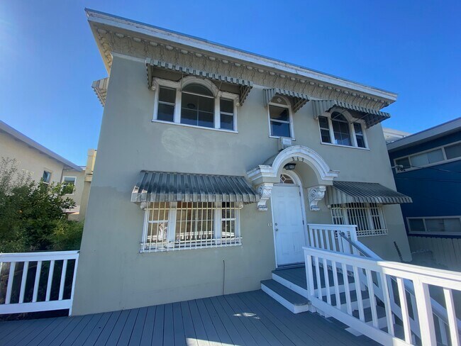 Building Photo - 869 MacArthur Blvd