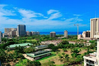 Building Photo - 1925 Kalakaua Ave