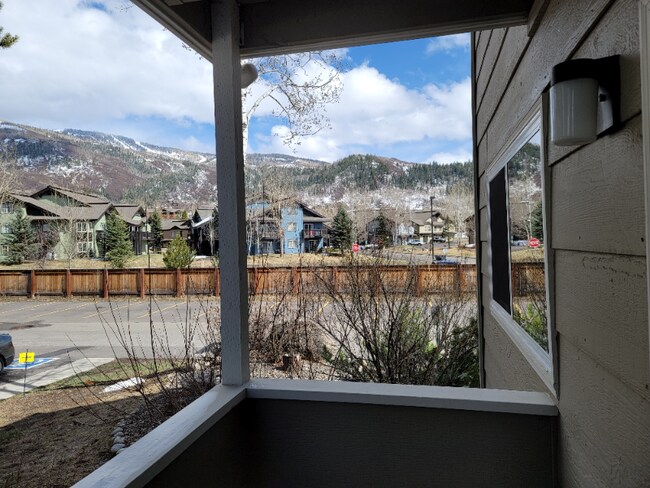 Foto del edificio - 13 Sparta Plaza