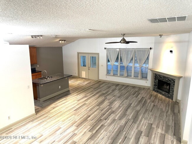 Building Photo - 5388 Hidden Gardens Dr