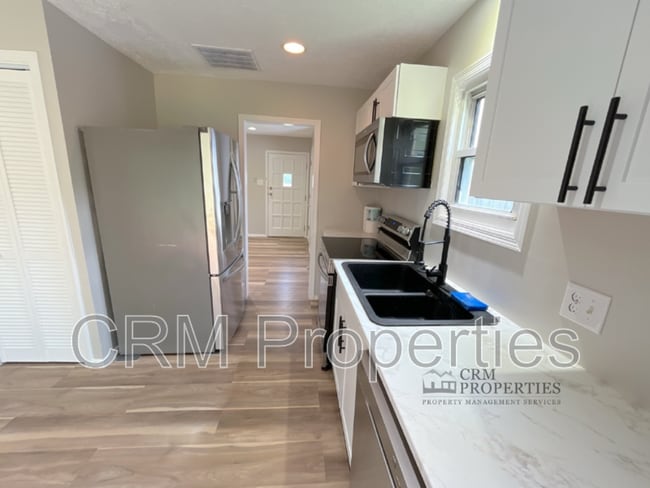 Foto del edificio - 521 Arthur Dr