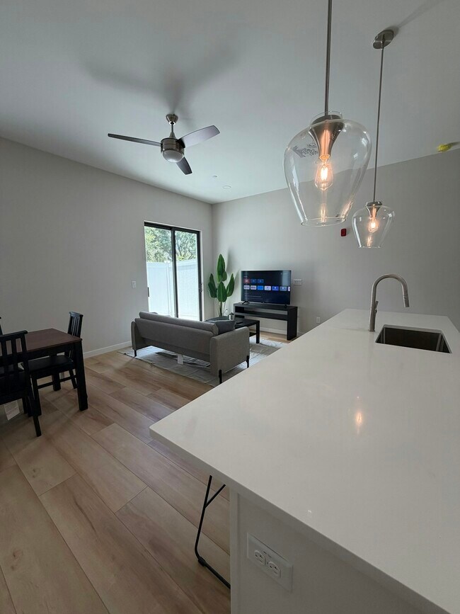 Foto del edificio - 821 16th St N