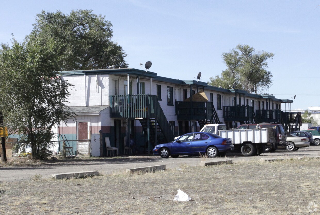 Primary Photo - Mile Hi Court Apartments