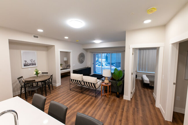 Photo du bâtiment - Foothills Crossing Apartments