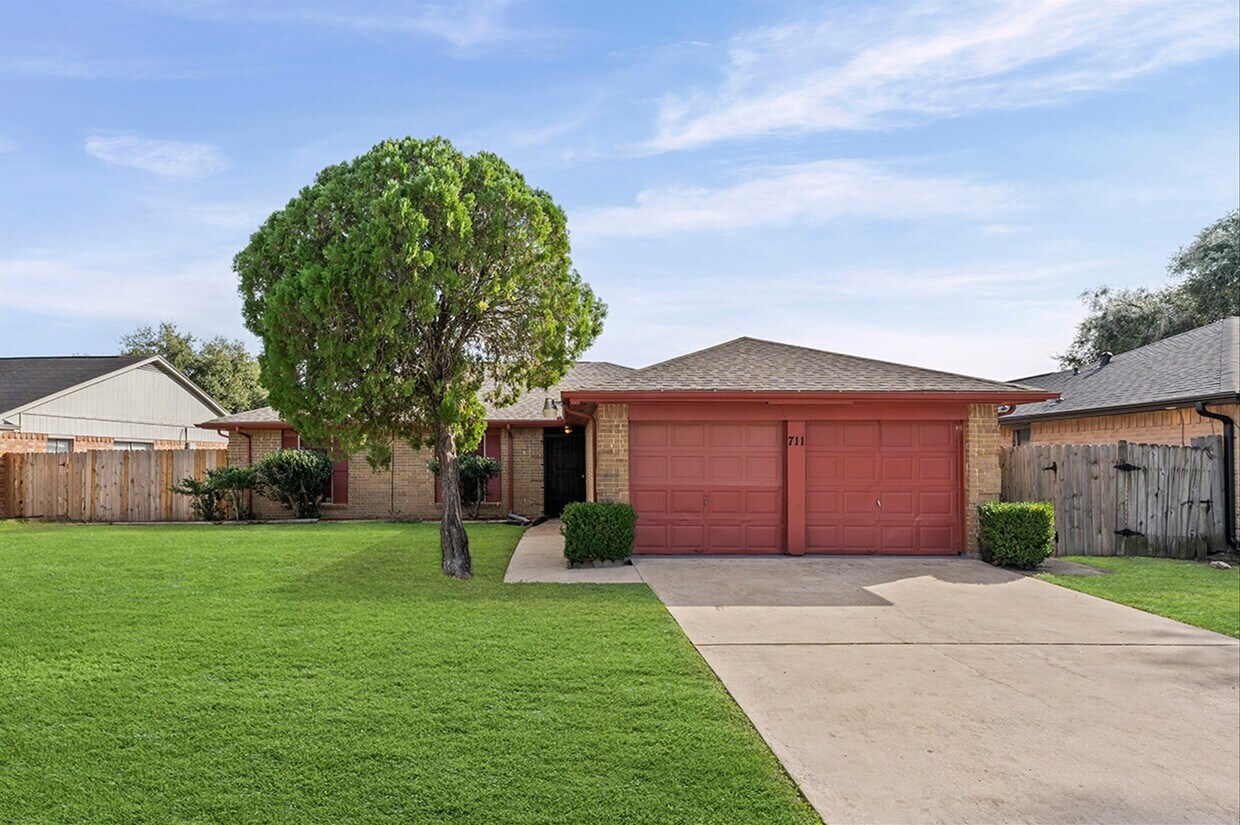 Primary Photo - 711 Whippoorwill Dr