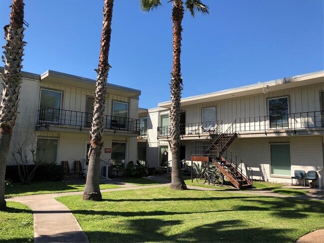 Building Photo - 1701 Johanna Dr