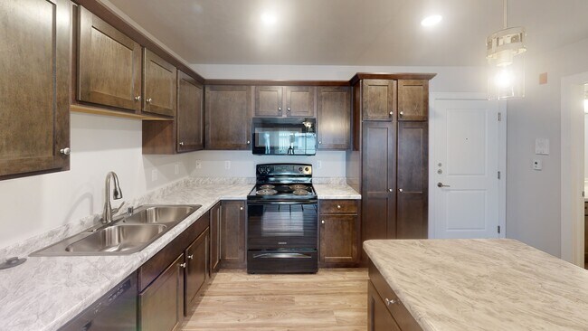 1 cama/1 baño, cocina - Riverbank Apartments