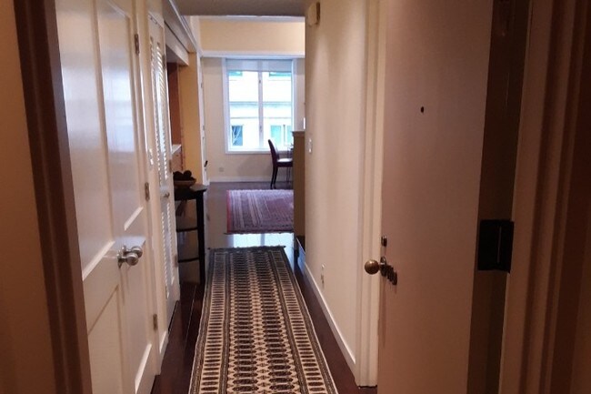 Entrance hallway - 98 Union St