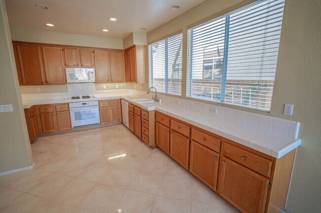 Foto del edificio - COMING SOON! Northbridge 4 Bedroom Home in...