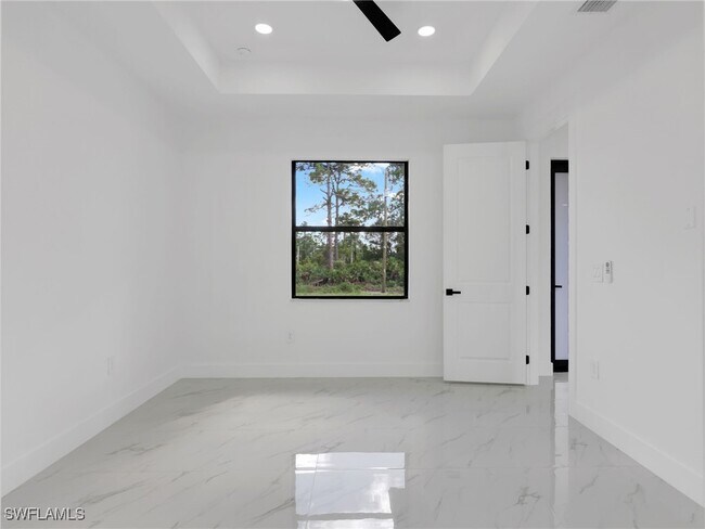 Foto del edificio - 1119 Earhart St E