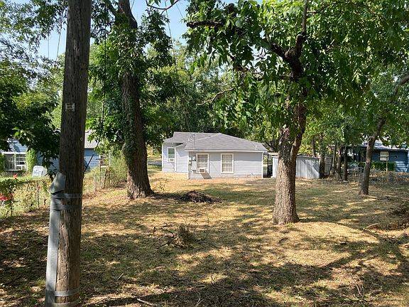 Building Photo - 616 E Gandy St