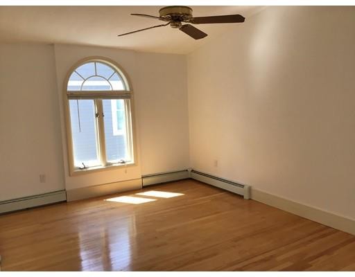 Primary Photo - 47 N Quinsigamond Ave