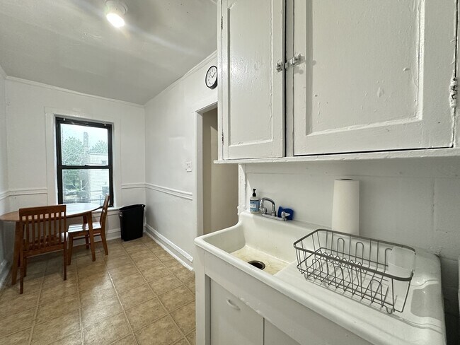 Foto del edificio - 3310 W Schubert Ave