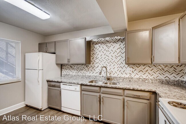 Foto del edificio - 9900 E Florida Ave