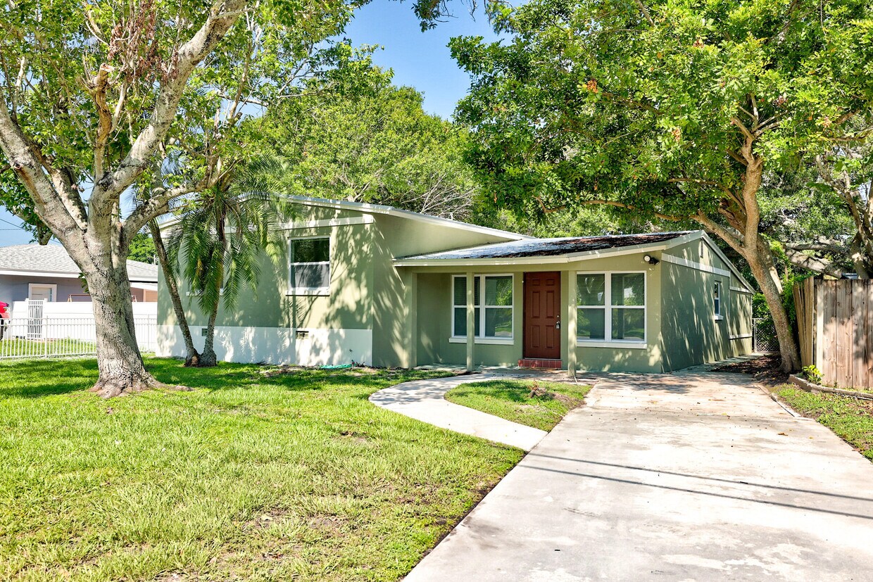 1905 Sunrise Blvd, Fort Pierce, FL 34950 House for Rent in Fort