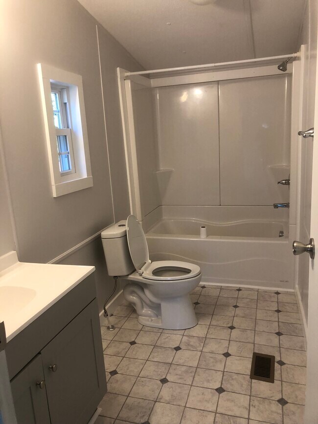 Baño principal - 7164 Cornwallis Rd