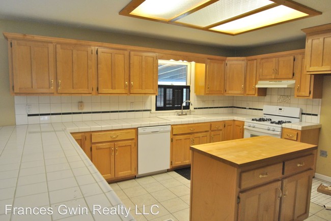 Building Photo - 3216 Tabor Loop