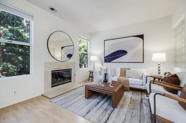 Building Photo - Charming 2-Bed/2.5-Bath Townhome in the He...