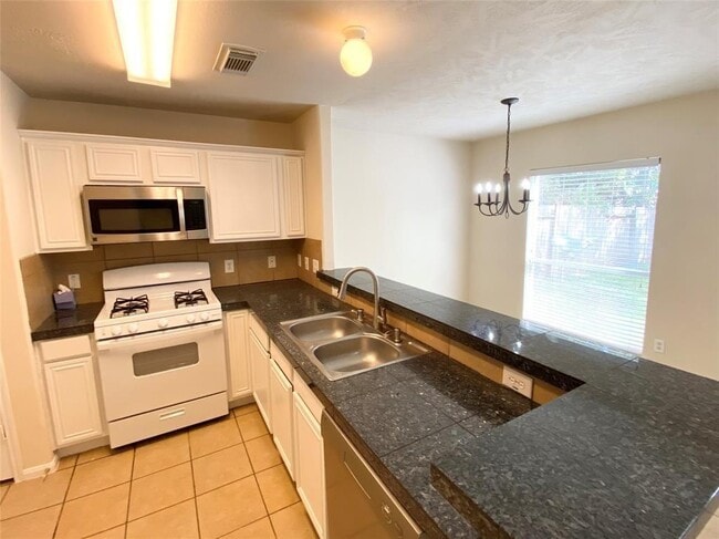 Building Photo - 3643 Windmill Village Dr