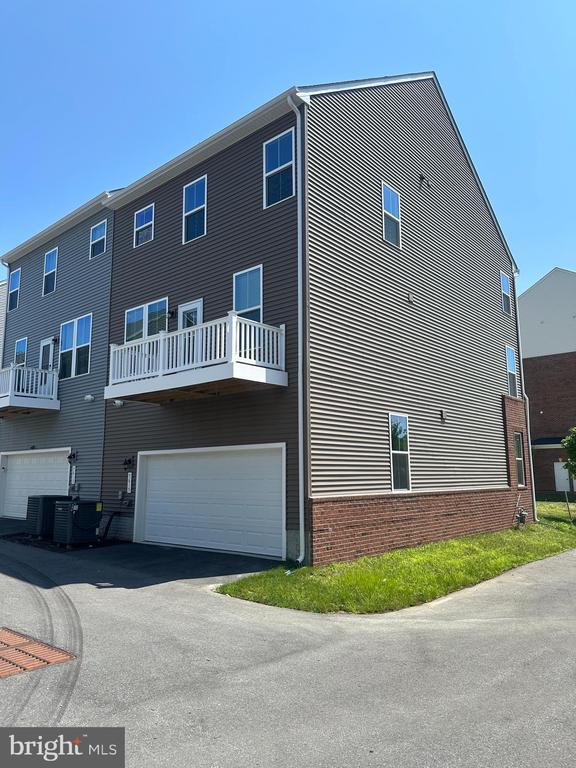 Building Photo - 5615 Billenca Ln