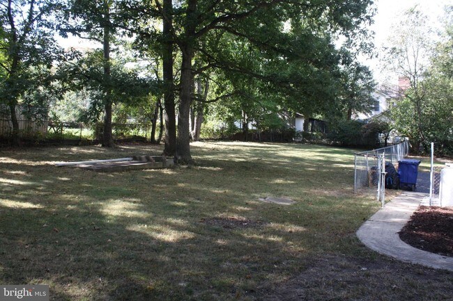 Foto del edificio - 6505 Windham Ave