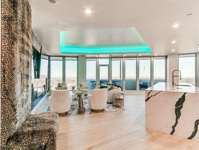 Foto del edificio - 5900 Mosteller Dr