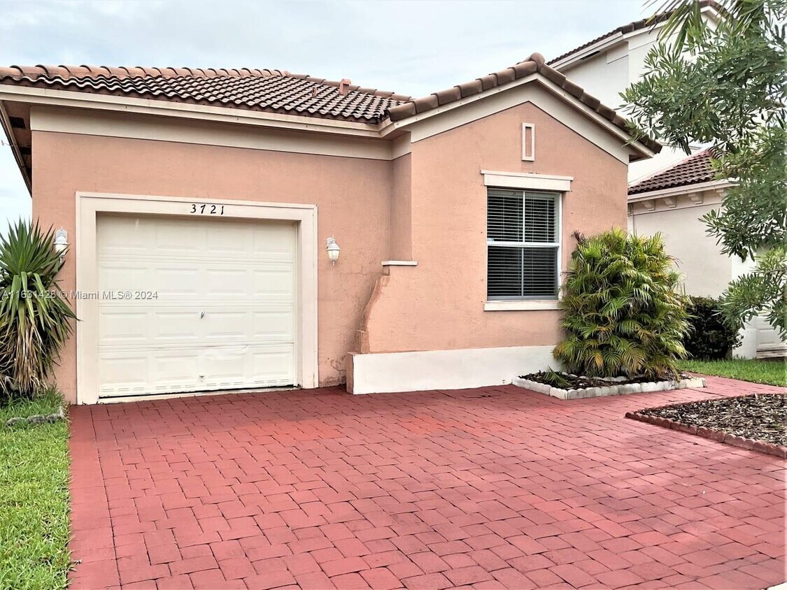 Primary Photo - 3721 NE 23rd Ct