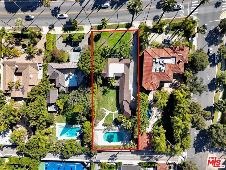 Primary Photo - 626 N Canon Dr