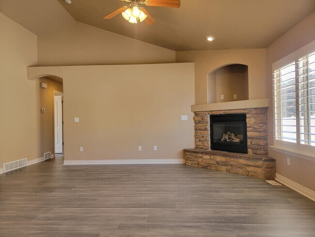 Building Photo - 13972 Curry Peak Cir