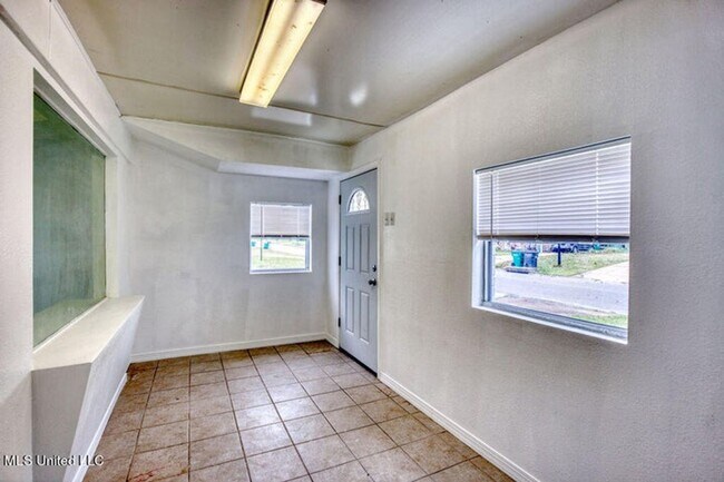 Foto del edificio - House for Rent