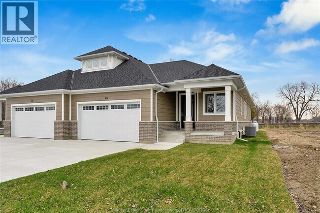 Building Photo - 187 BOIS BLANC Unit# 187