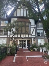 Building Photo - 3690 Inverrary Dr