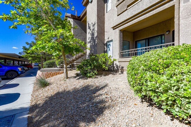 Building Photo - 2 Bedroom, 1st Floor Condo In Northwest Vegas