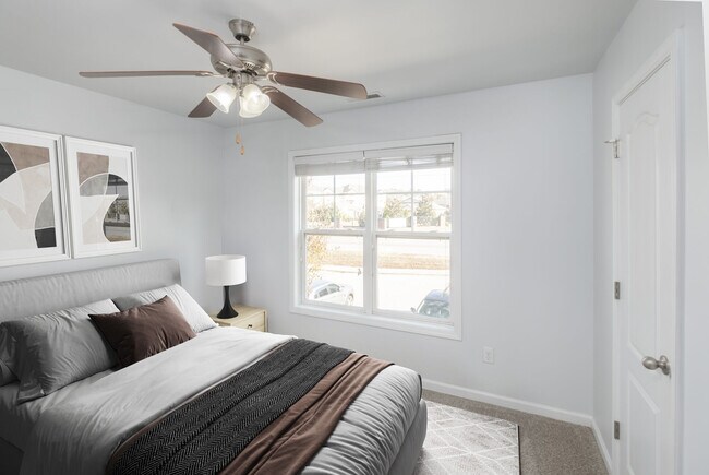 Foto del edificio - Crystal Lakes and Kingsley Apartments & Townhomes